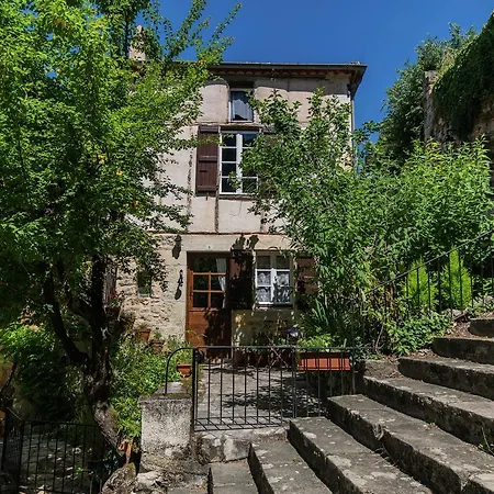 Modern Holiday By The River In Puy-l'evaªque With Terrace Feriehus *
